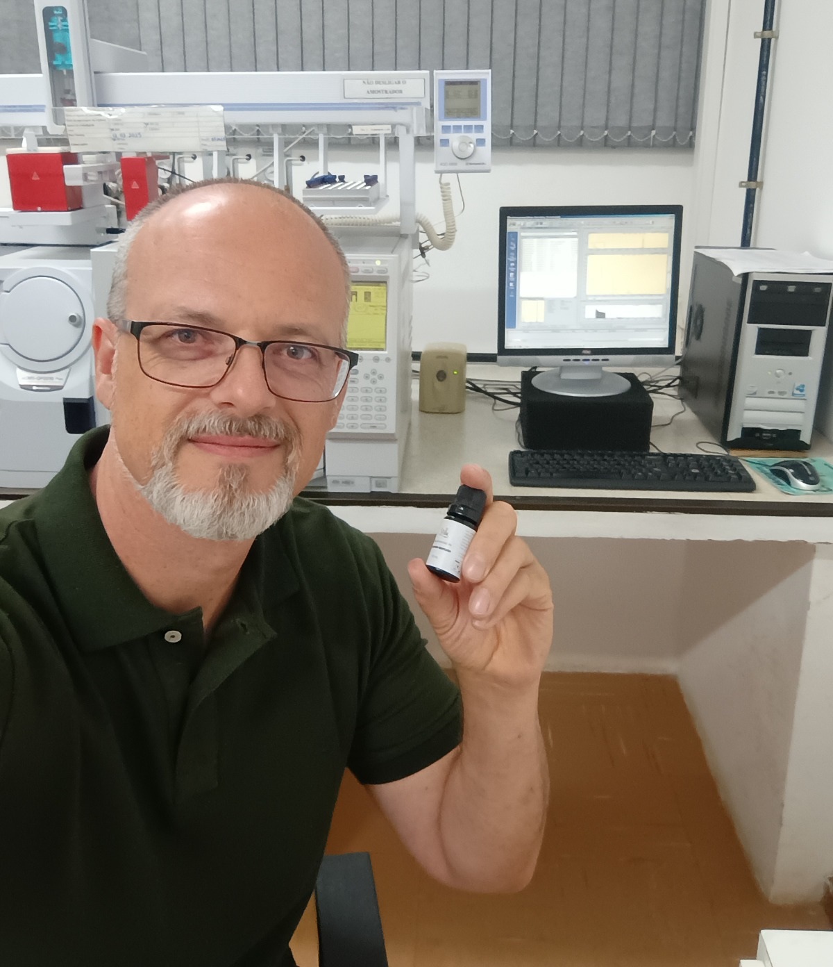 Dr. Sandro Hillebrand